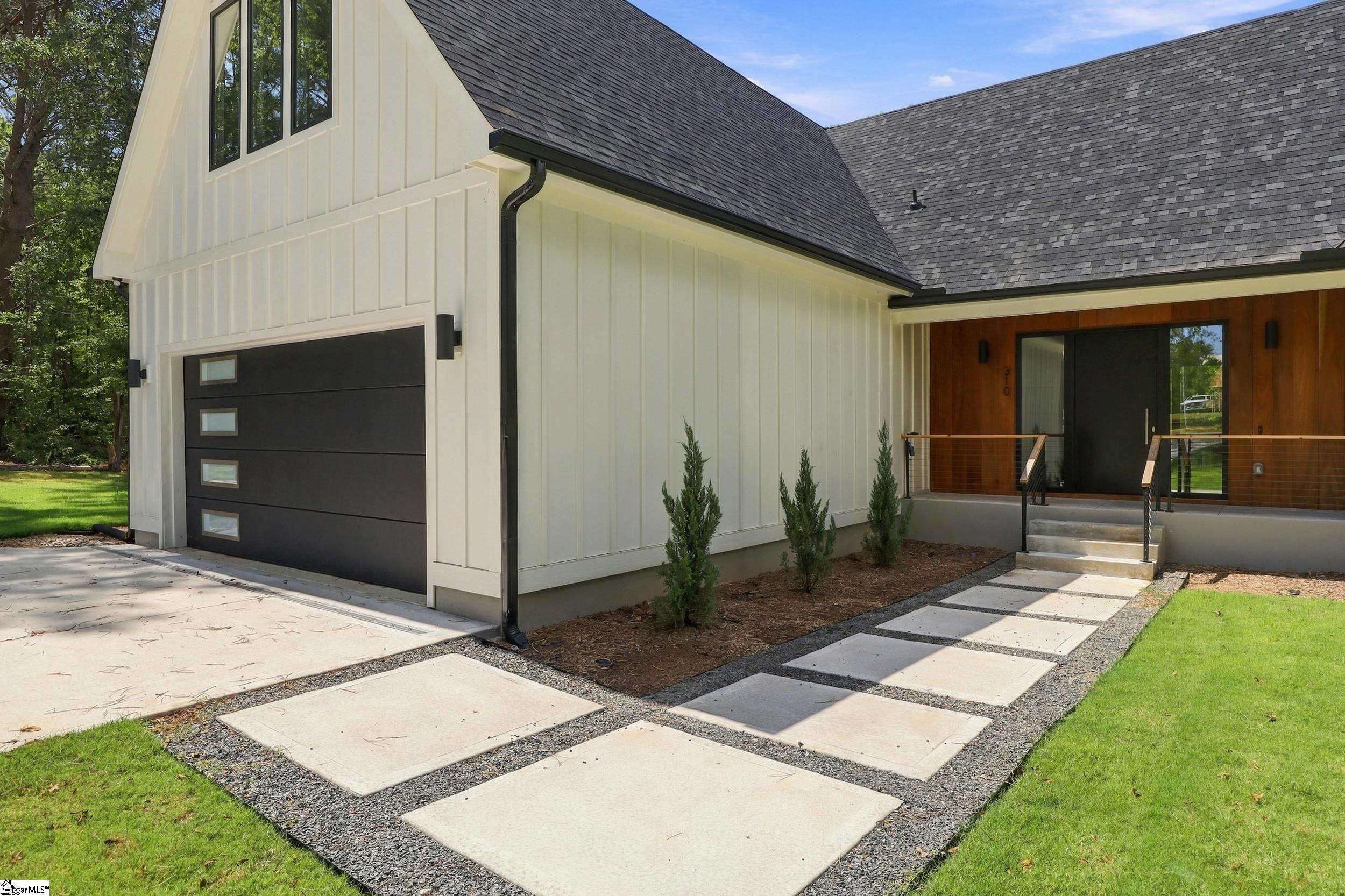 310 S Nelson Drive
