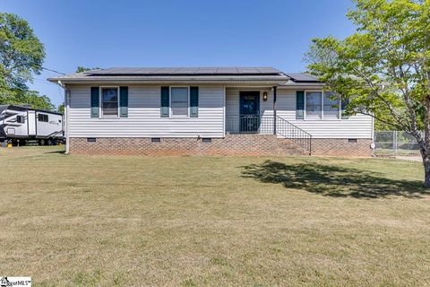 Photo of 2 Wilson Avenue, Liberty, SC 29657 (MLS # 1590185)