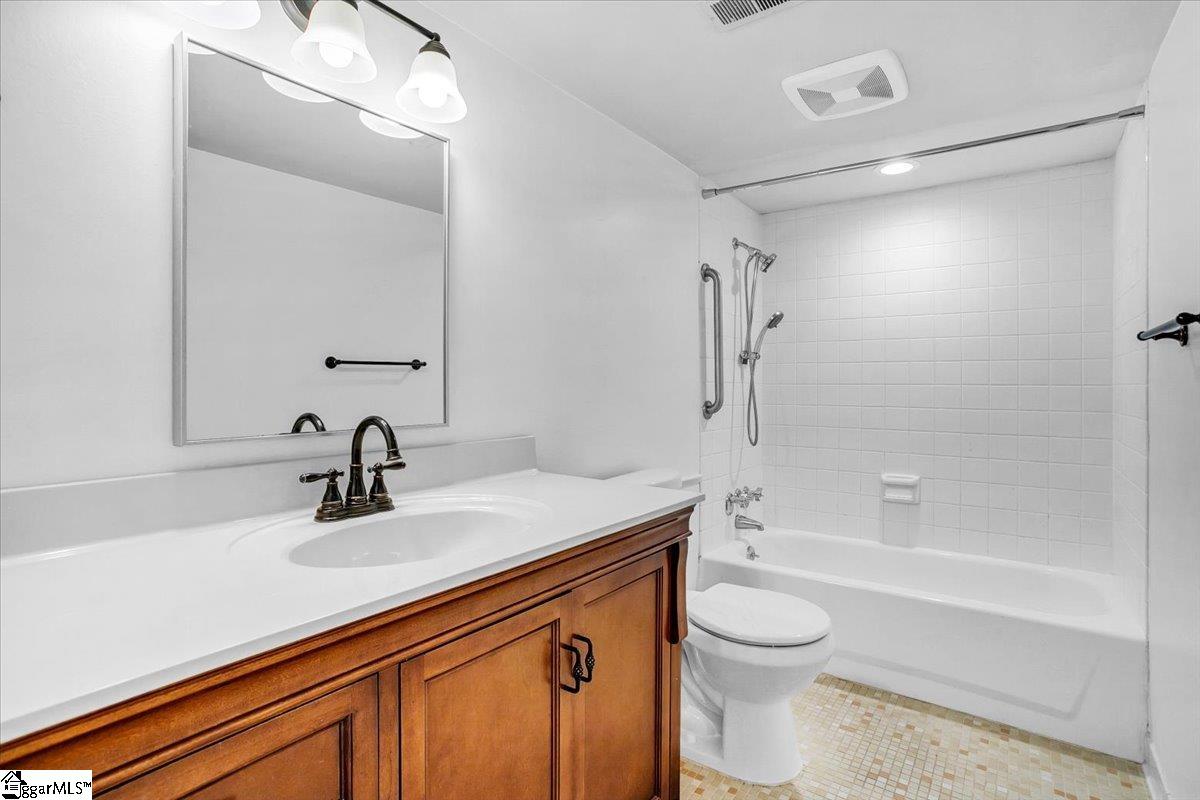 Greenville, South Carolina 29601, United States, 3 Bedrooms Bedrooms, ,2 BathroomsBathrooms,Residential,Active,186107