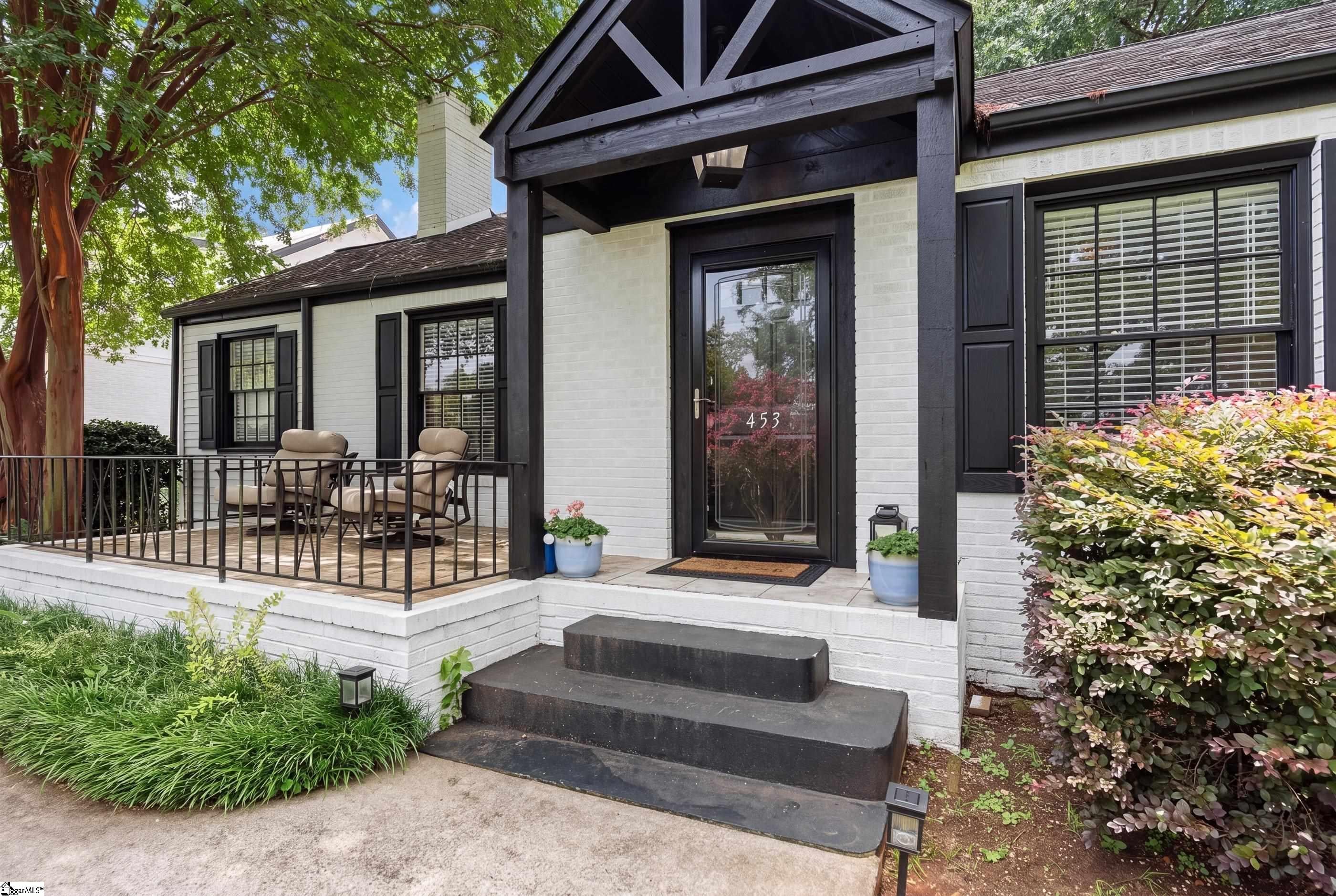 453 Longview Terrace