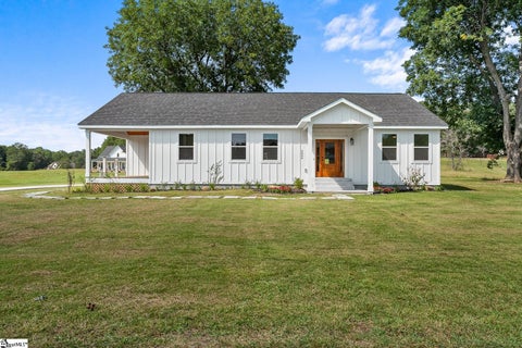 Photo of 2024 Edwards Lake Road, Greer, SC 29651 (MLS # 1604033)