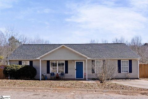 Photo of 28 Backwater Way, Greenville, SC 29611 (MLS # 1581183)