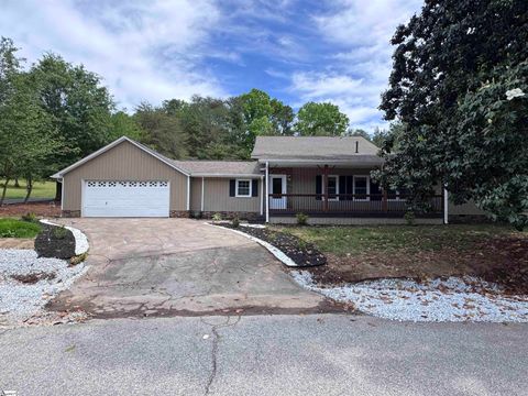 Photo of 3936 Cripple Creek Road, Greer, SC 29651 (MLS # 1589906)