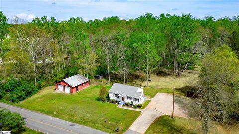 Photo of 519 Moore Road, Piedmont, SC 29673 (MLS # 1587316)