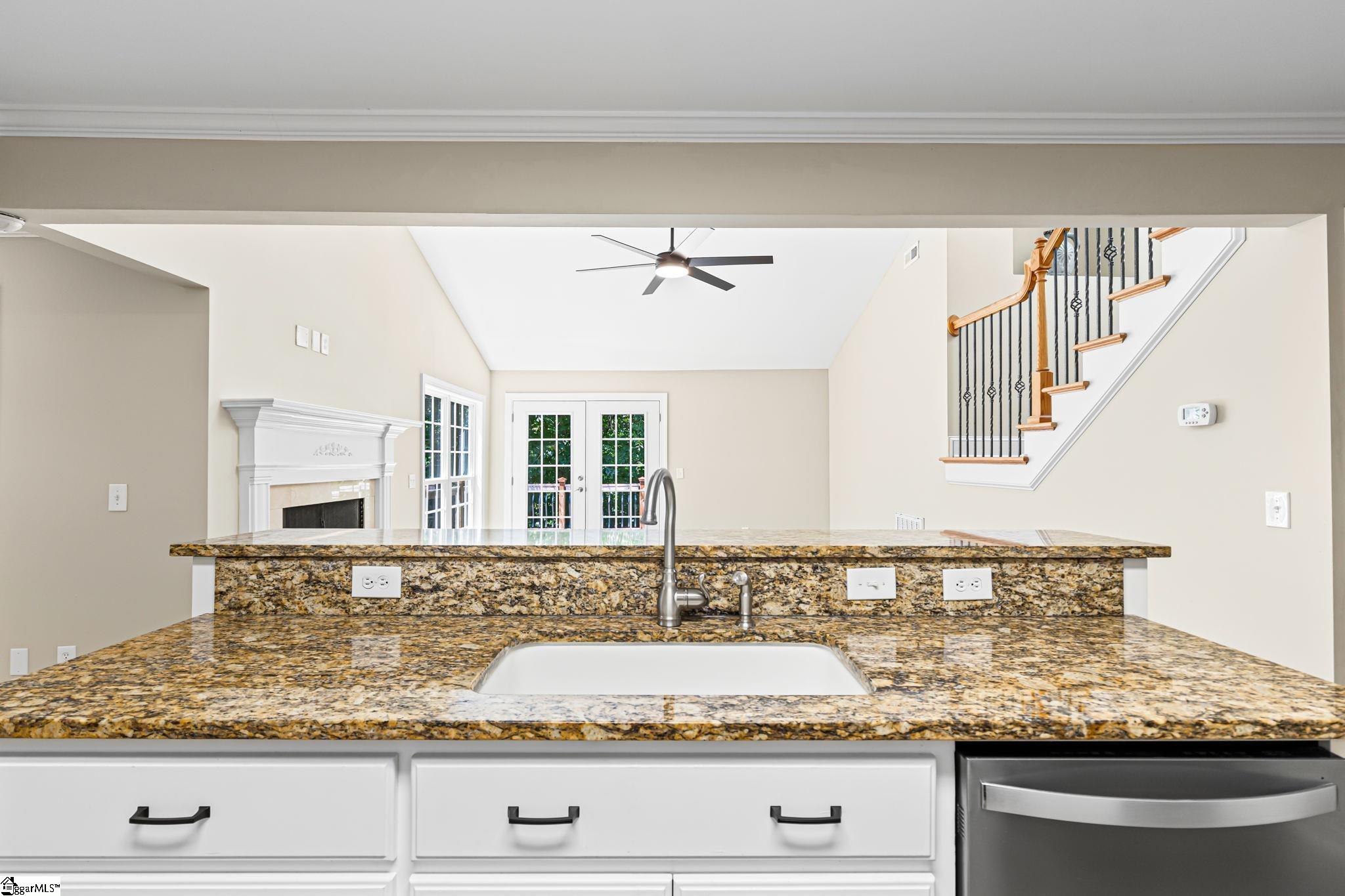 125 Houston St, Clemson, SC, 29631, USA, 4 Bedrooms Bedrooms, ,4 BathroomsBathrooms,Townhouse,Active,125 Houston St,1588948