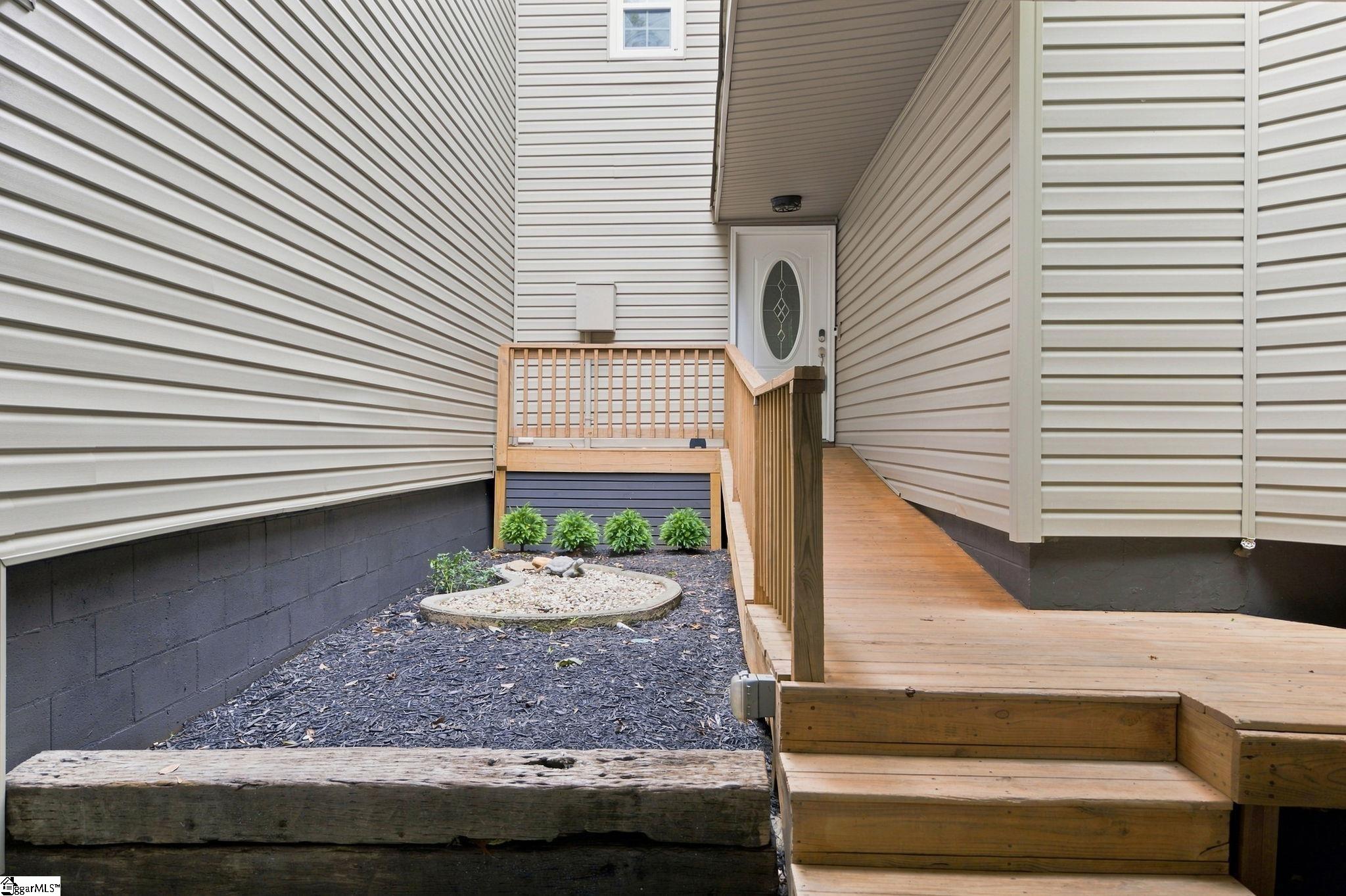 125 Houston St, Clemson, SC, 29631, USA, 4 Bedrooms Bedrooms, ,4 BathroomsBathrooms,Townhouse,Active,125 Houston St,1588948