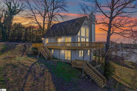 Photo of 206 Bluff Road, Greenwood, SC 29649 (MLS # 1578894)