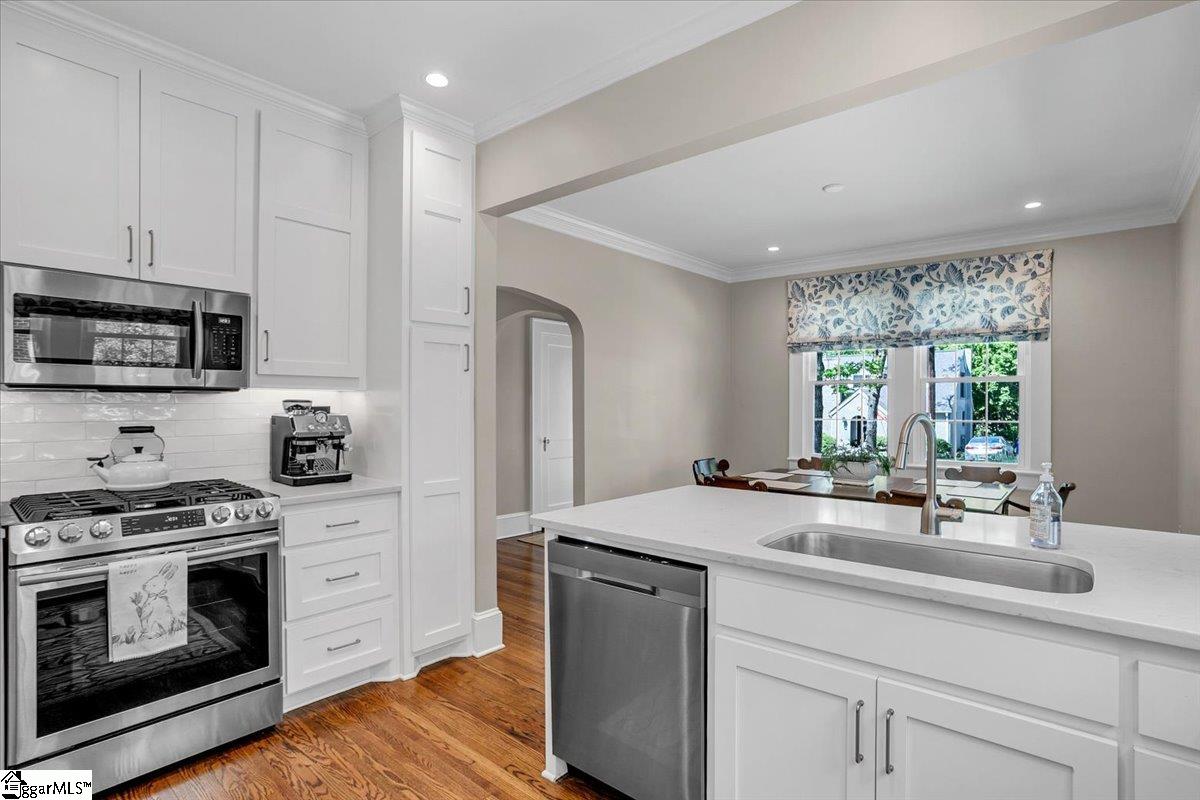 Greenville, South Carolina 29605, United States, 3 Bedrooms Bedrooms, ,2 BathroomsBathrooms,Residential,Contingent,116186