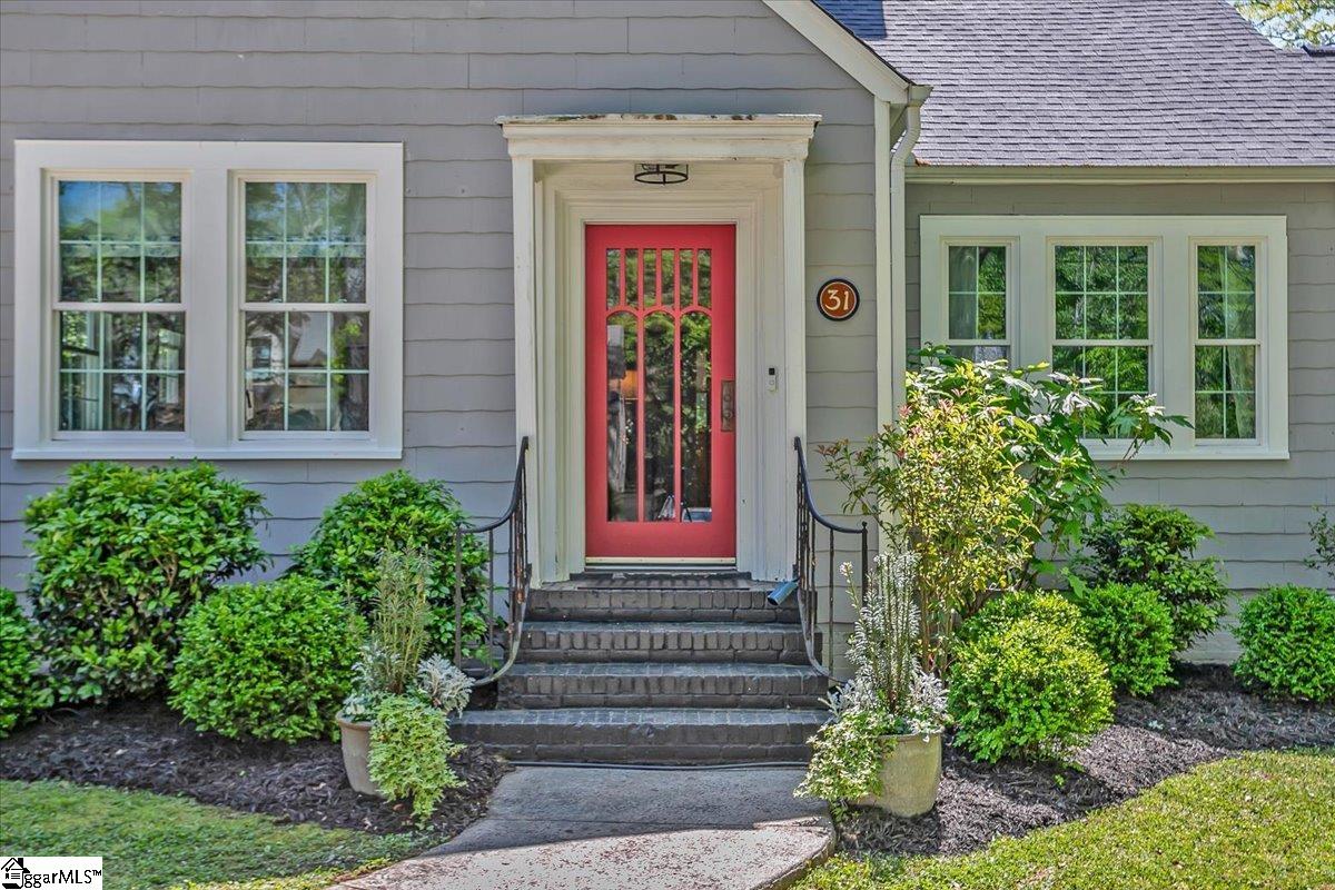 Greenville, South Carolina 29605, United States, 3 Bedrooms Bedrooms, ,2 BathroomsBathrooms,Residential,Contingent,116186