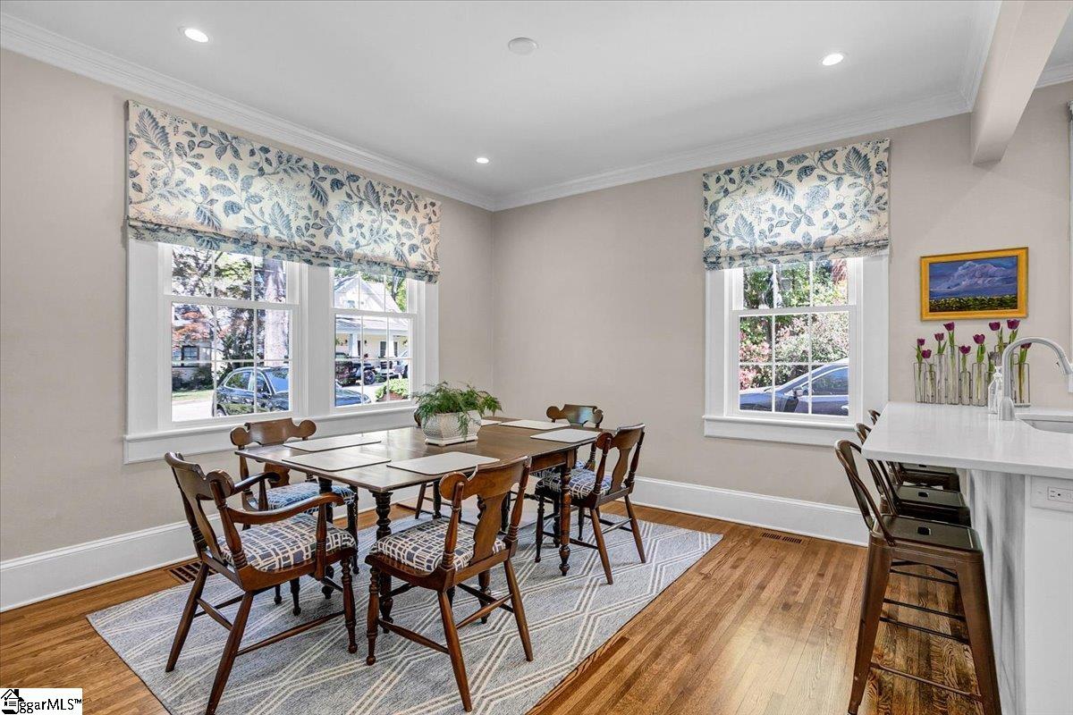 Greenville, South Carolina 29605, United States, 3 Bedrooms Bedrooms, ,2 BathroomsBathrooms,Residential,Contingent,116186