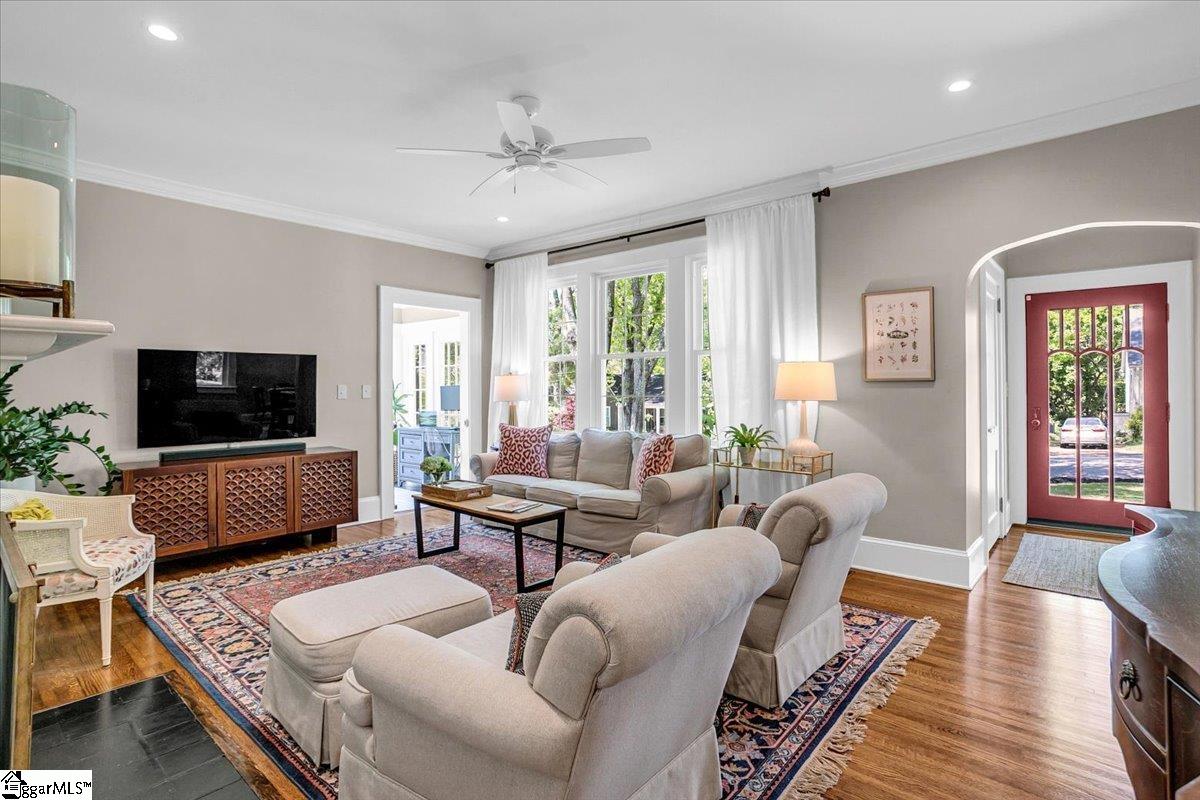 Greenville, South Carolina 29605, United States, 3 Bedrooms Bedrooms, ,2 BathroomsBathrooms,Residential,Contingent,116186