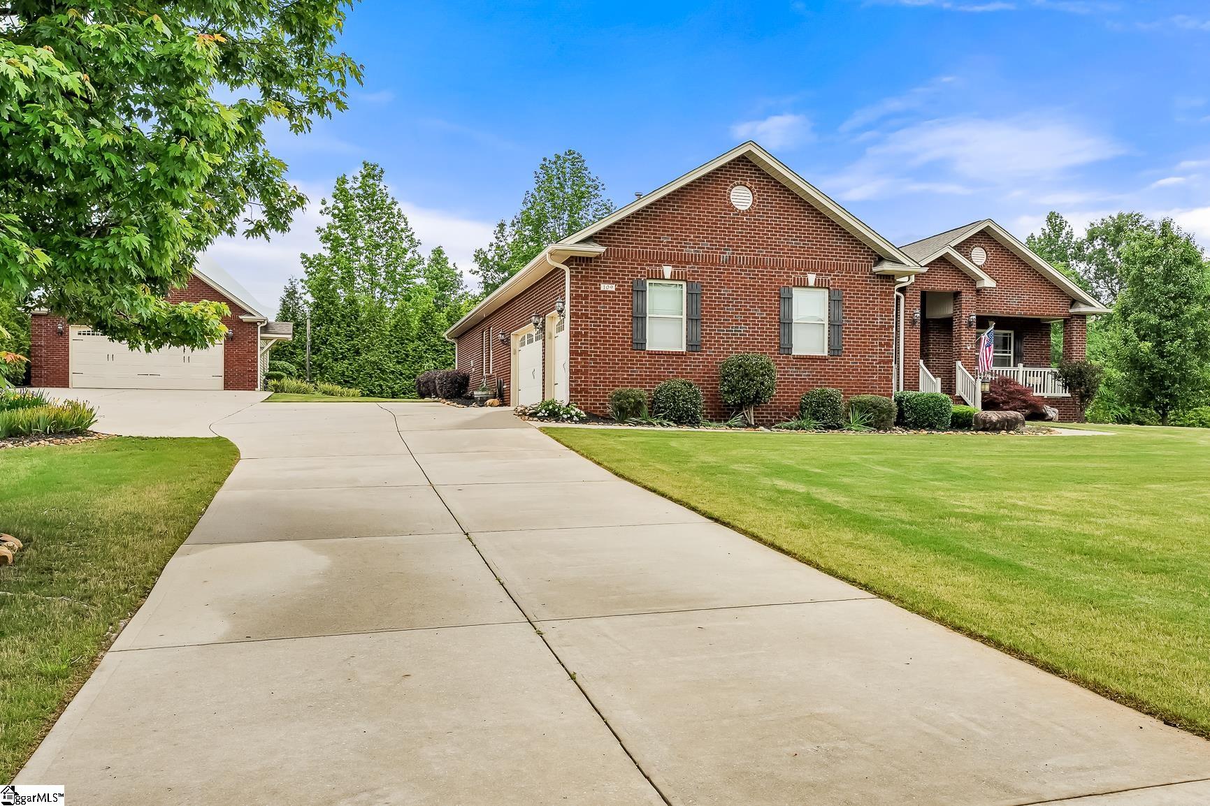 109 Baybrooke Lane