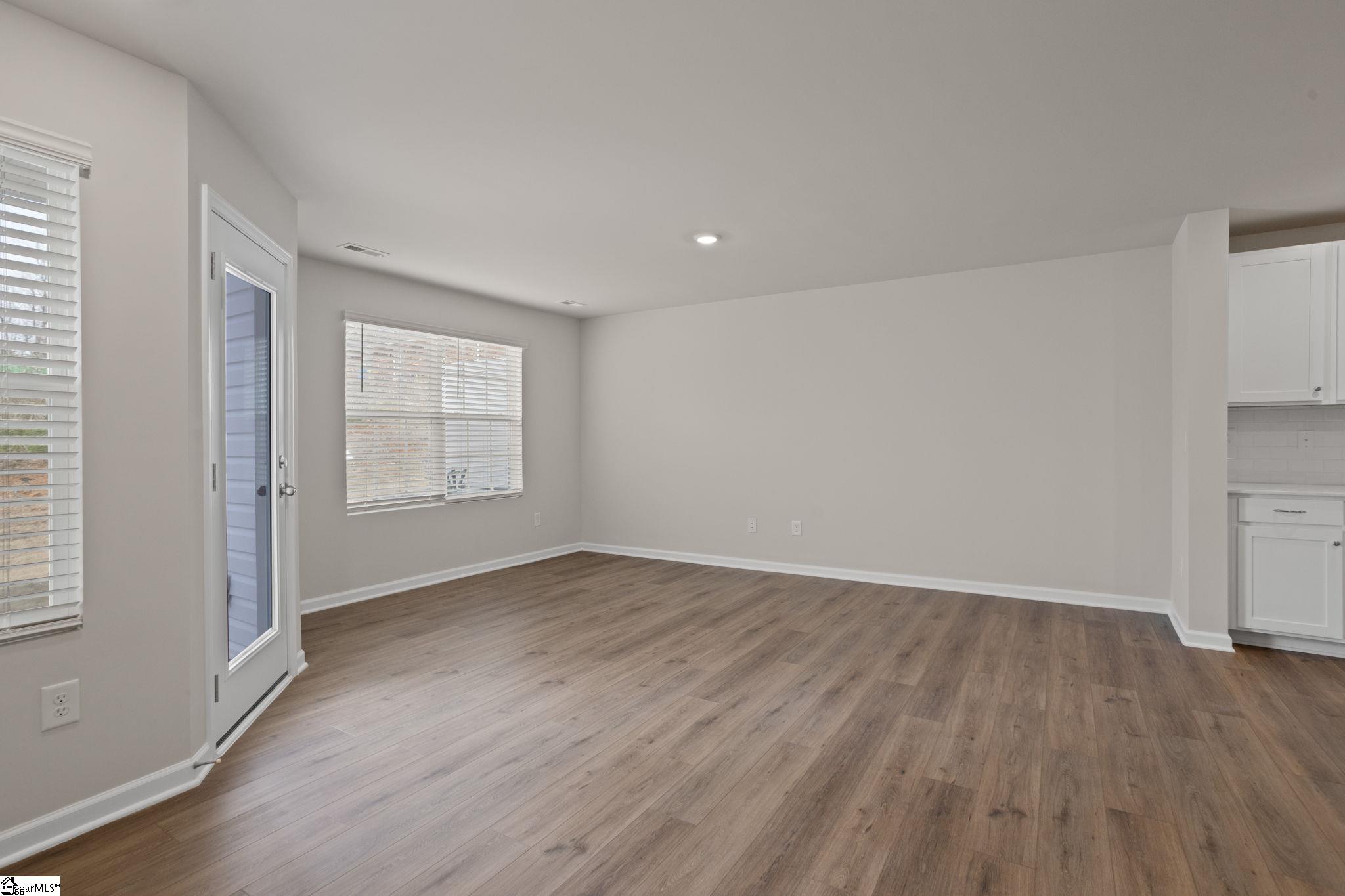 Reidville, South Carolina 29375, United States, 3 Bedrooms Bedrooms, ,3 BathroomsBathrooms,Residential,Active,80558