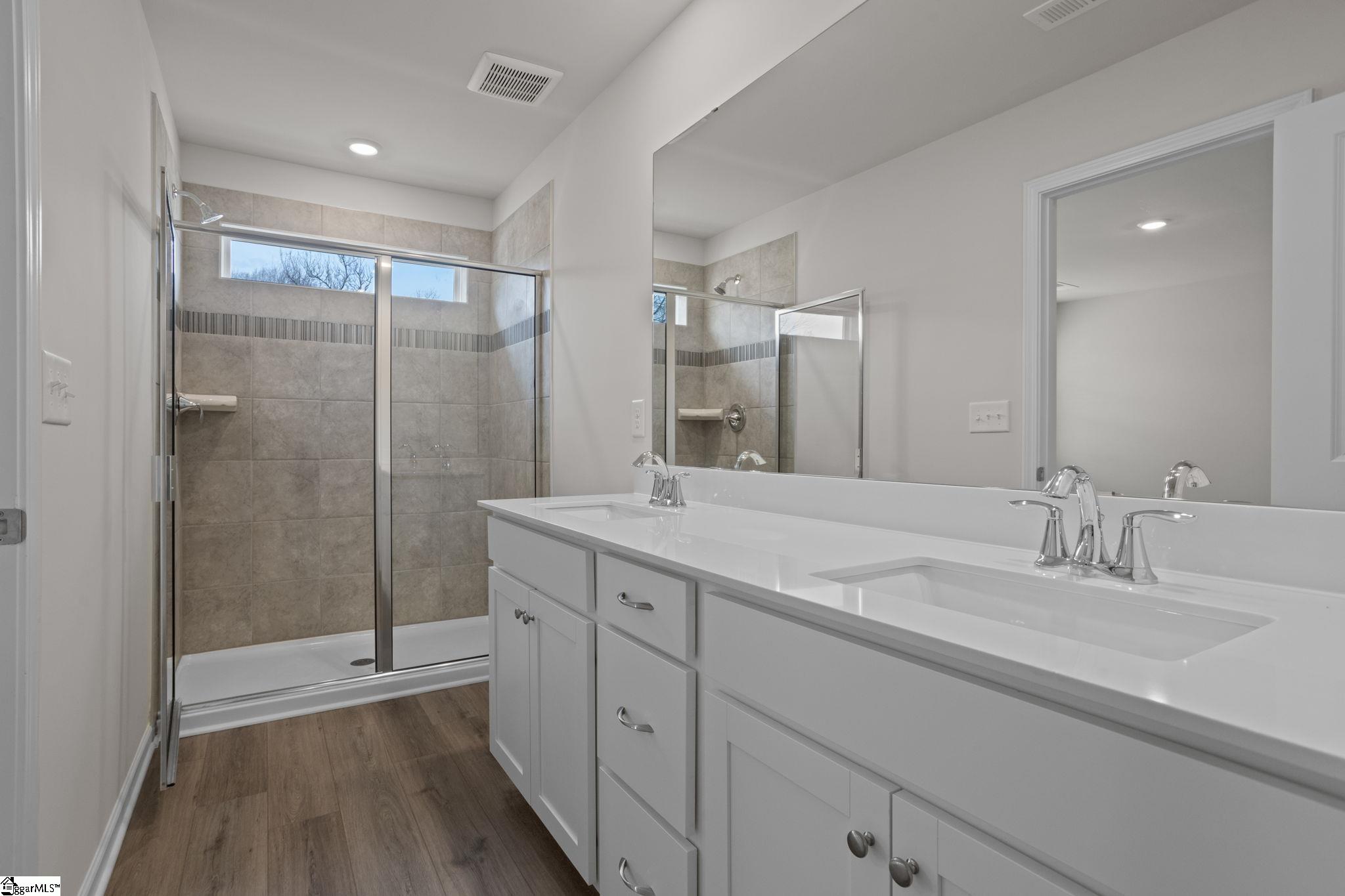 Reidville, South Carolina 29375, United States, 3 Bedrooms Bedrooms, ,3 BathroomsBathrooms,Residential,Active,80558