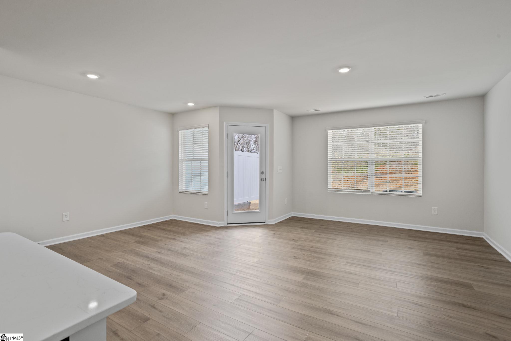 Reidville, South Carolina 29375, United States, 3 Bedrooms Bedrooms, ,3 BathroomsBathrooms,Residential,Active,80558