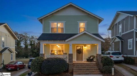 Photo of 18 Mchan Street, Greenville, SC 29605 (MLS # 1583611)