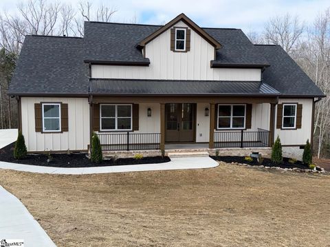 Photo of 129 Karla Court, Fountain Inn, SC 29644 (MLS # 1583195)