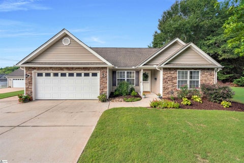 Photo of 1 Berry Tree Court, Greer, SC 29651 (MLS # 1600353)