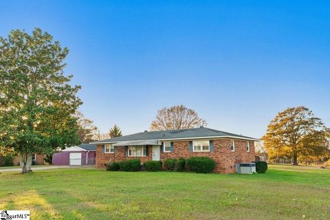 Photo of 5185 Bible Church Road, Boiling Springs, SC 29316 (MLS # 1582534)