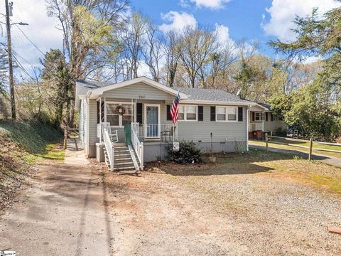 Photo of 1068 Crosby Lane, Spartanburg, SC 29303 (MLS # 1584824)