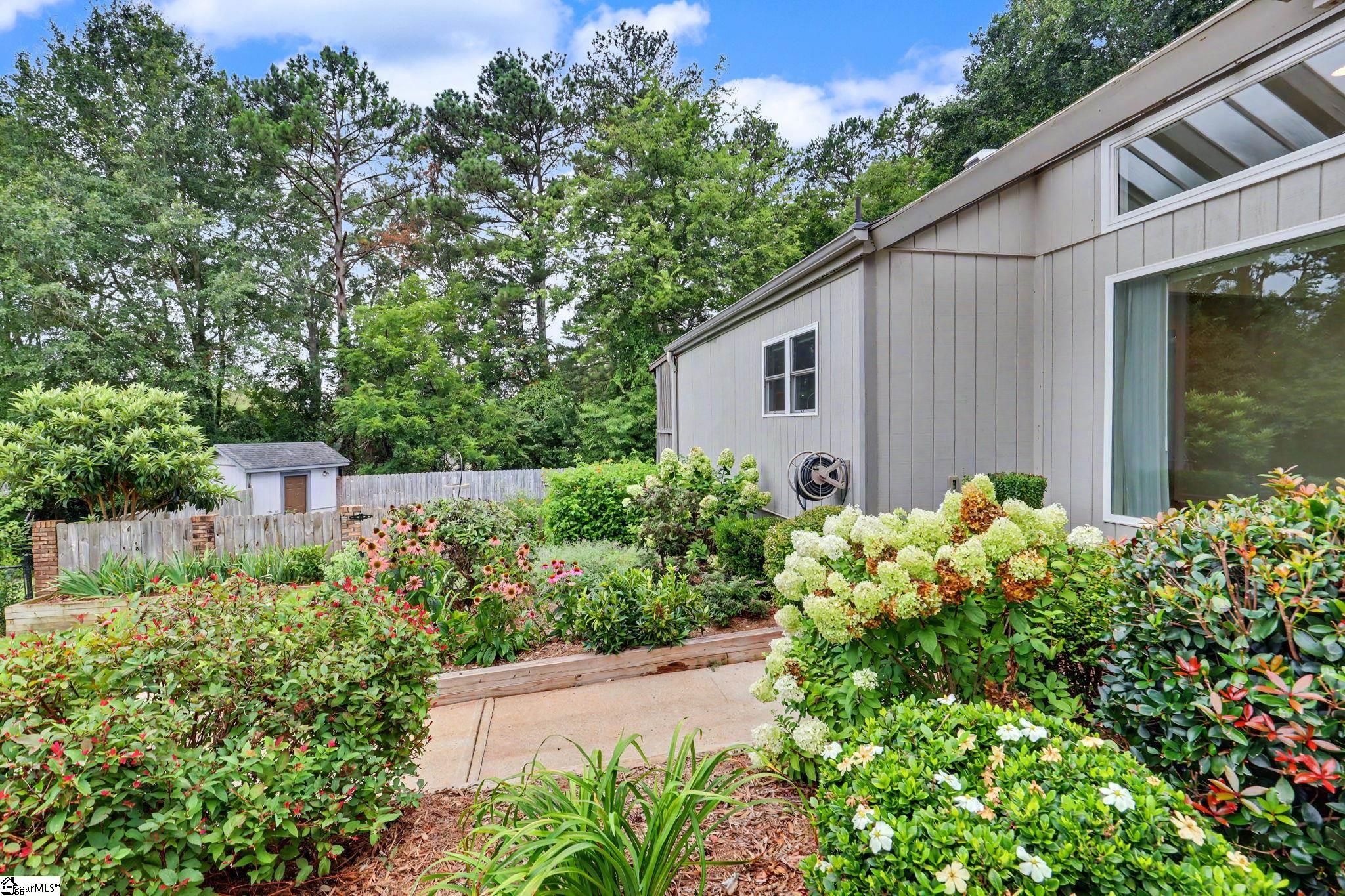 203 Mockingbird Street