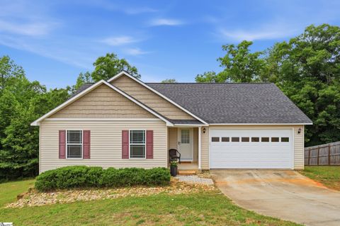 Photo of 126 Robin Ridge Circle, Piedmont, SC 29673 (MLS # 1592495)