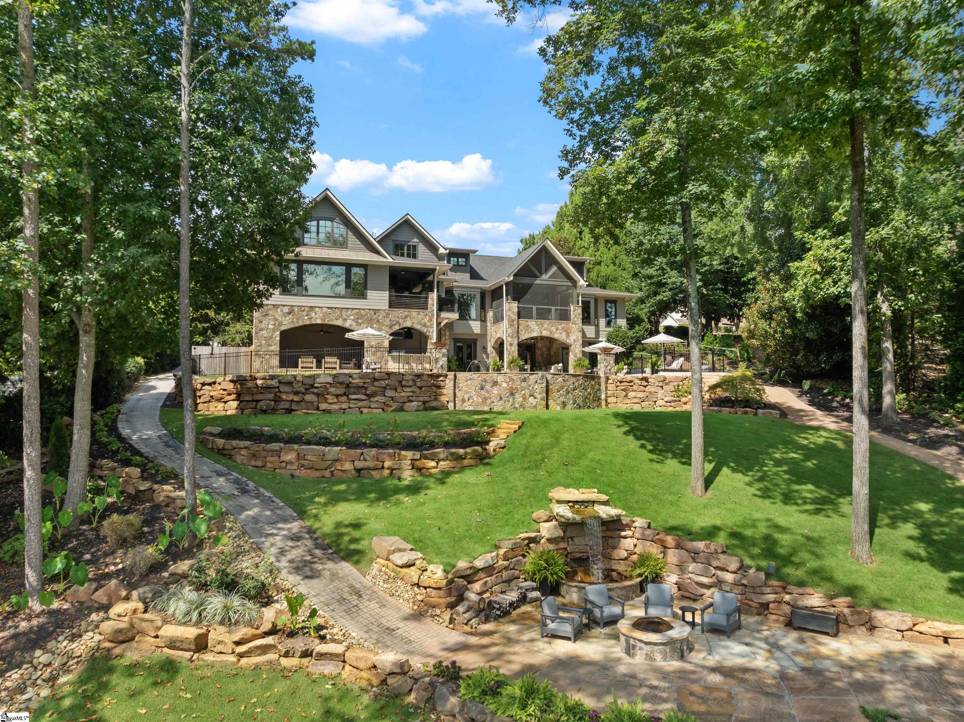 122 S Oak Pointe Drive