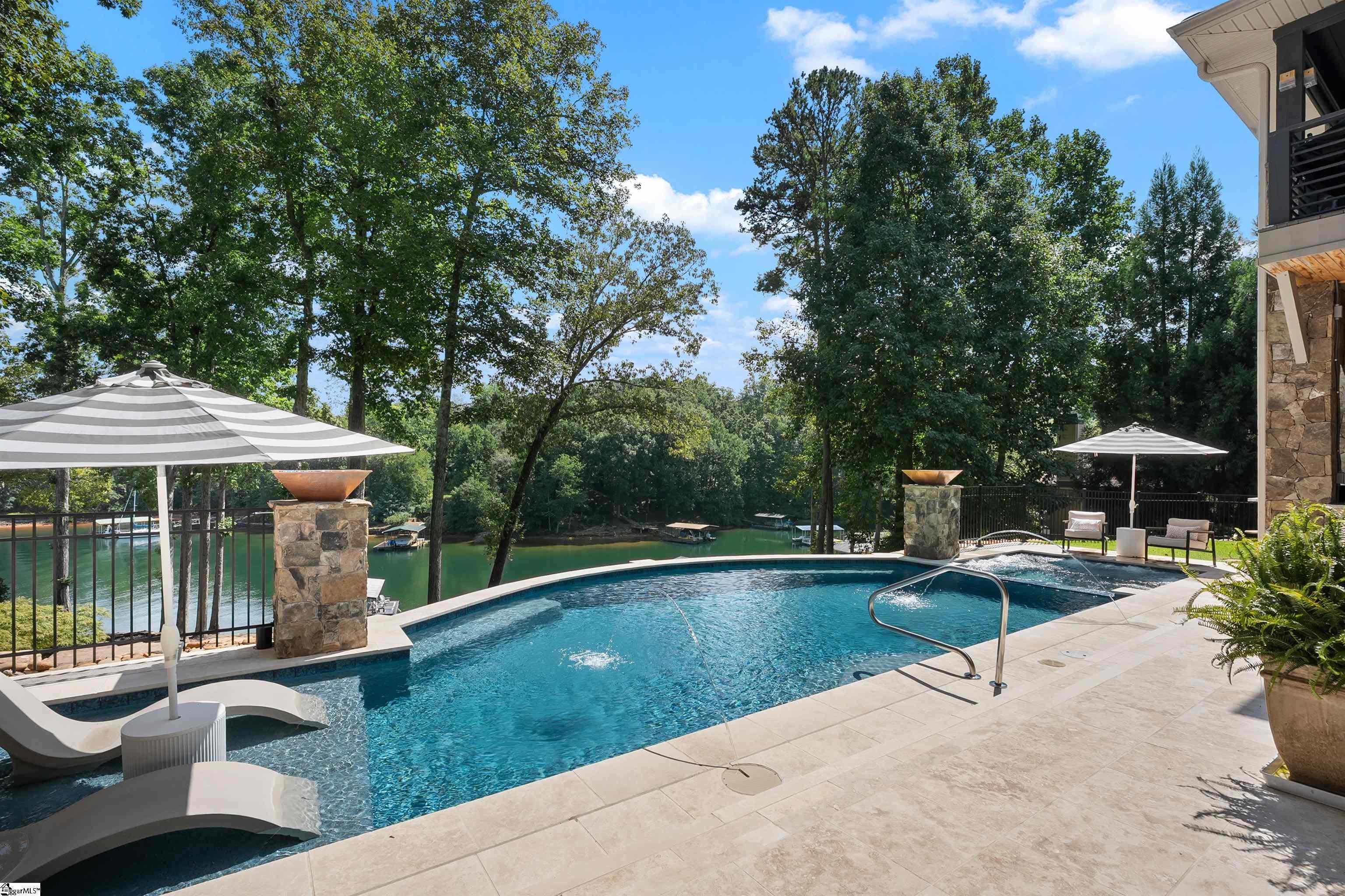 122 S Oak Pointe Drive