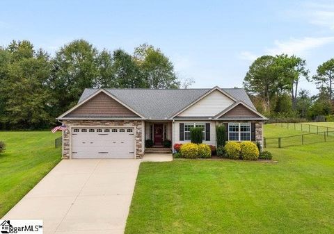 Photo of 373 Saddlers Run, Chesnee, SC 29323 (MLS # 1572153)