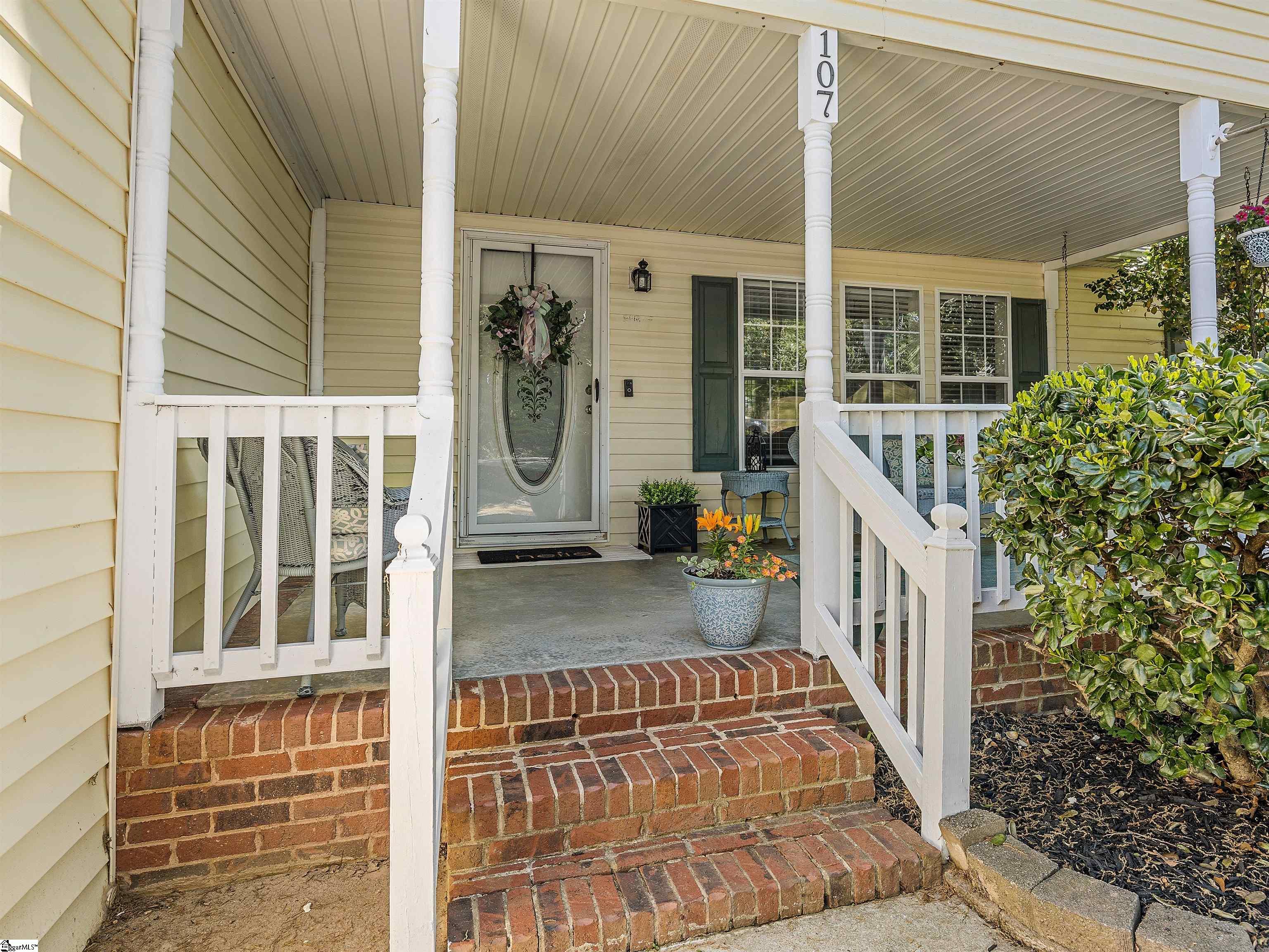 107 Lakeview Drive
