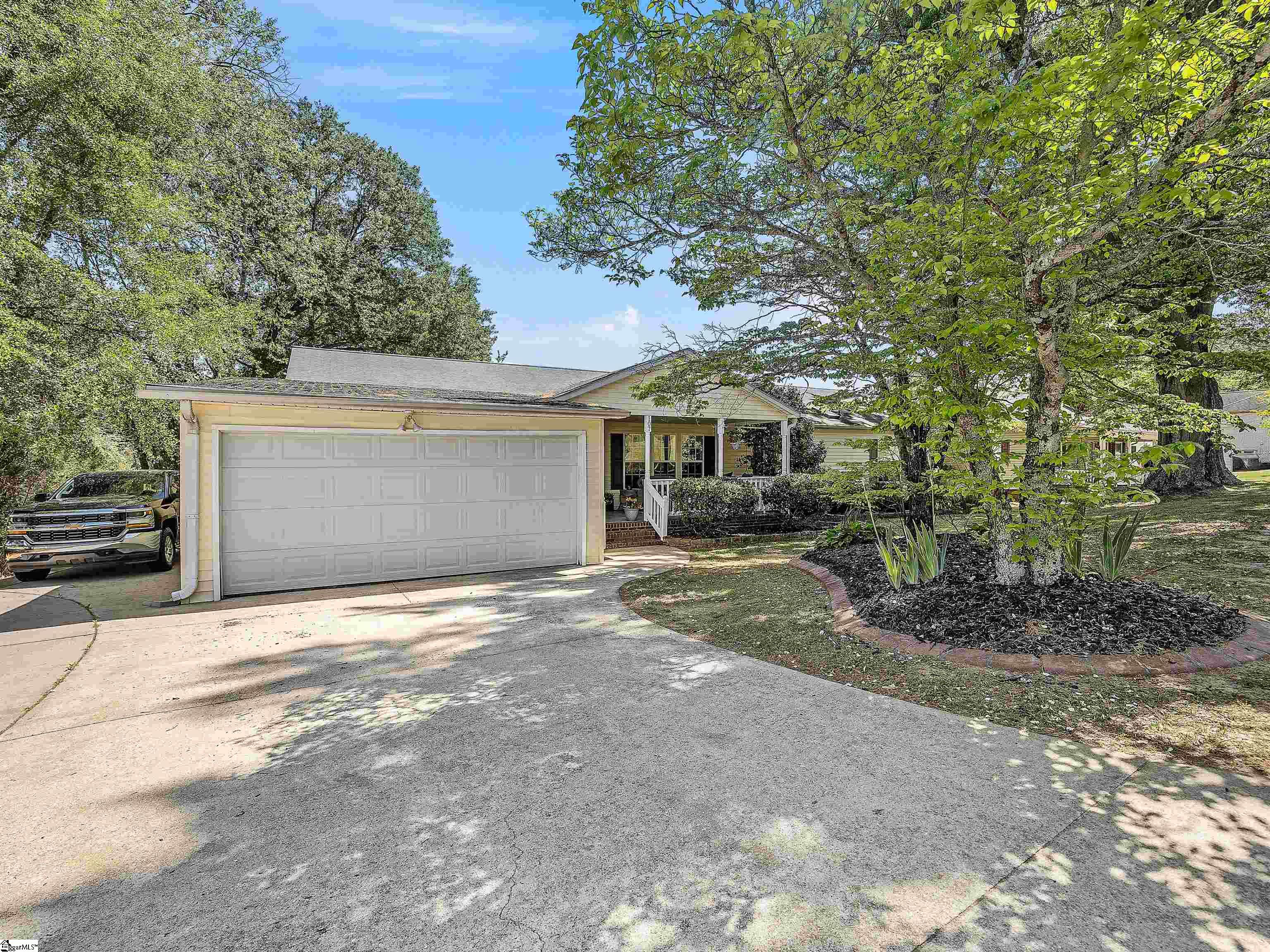 107 Lakeview Drive