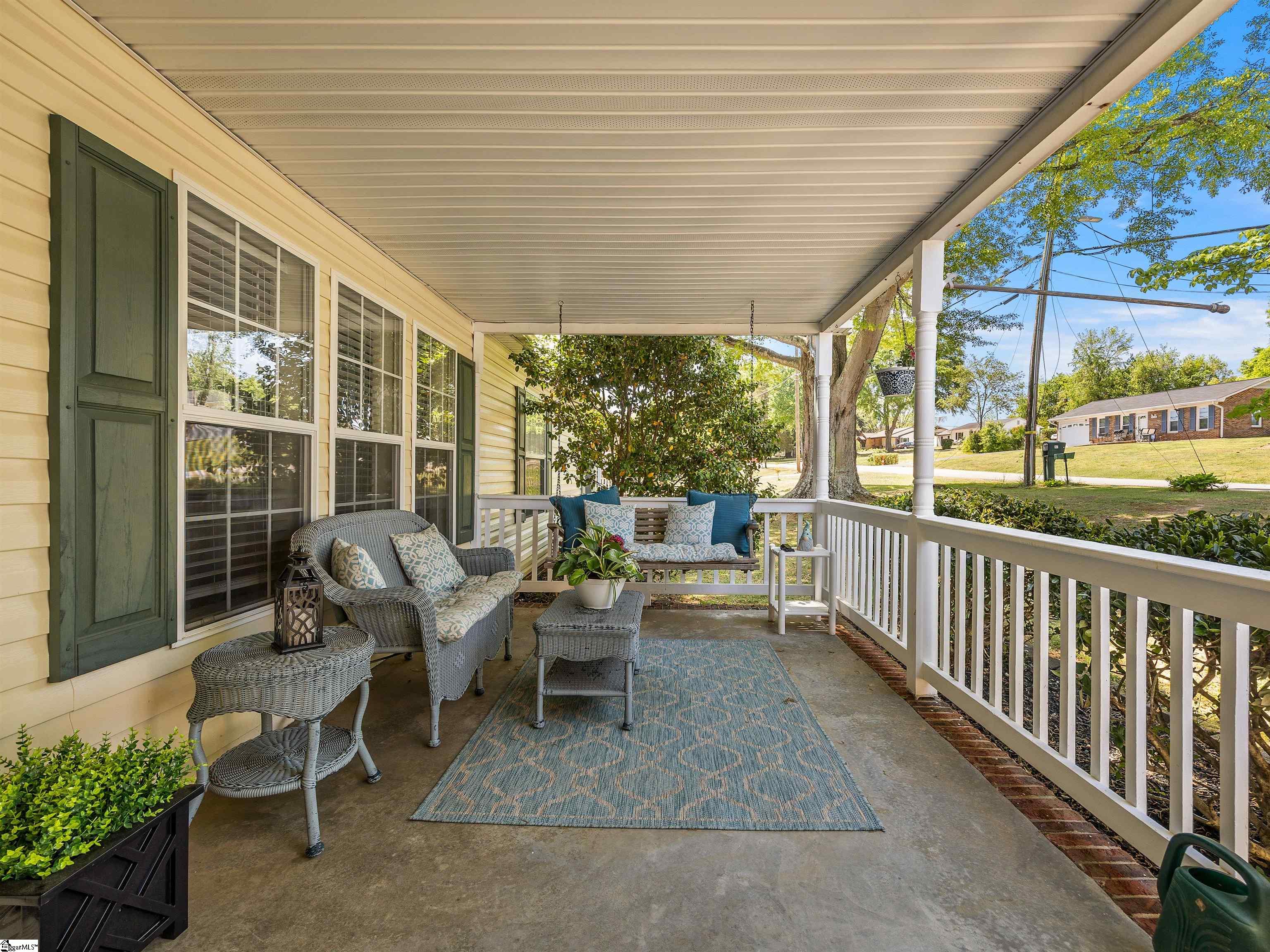 107 Lakeview Drive