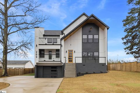 Photo of 209 Redmond Drive, Fountain Inn, SC 29644 (MLS # 1583215)