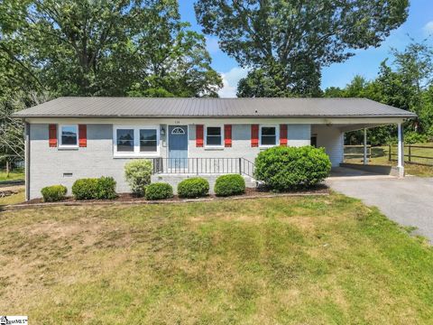 Photo of 116 Valley Drive, Greer, SC 29651 (MLS # 1596919)