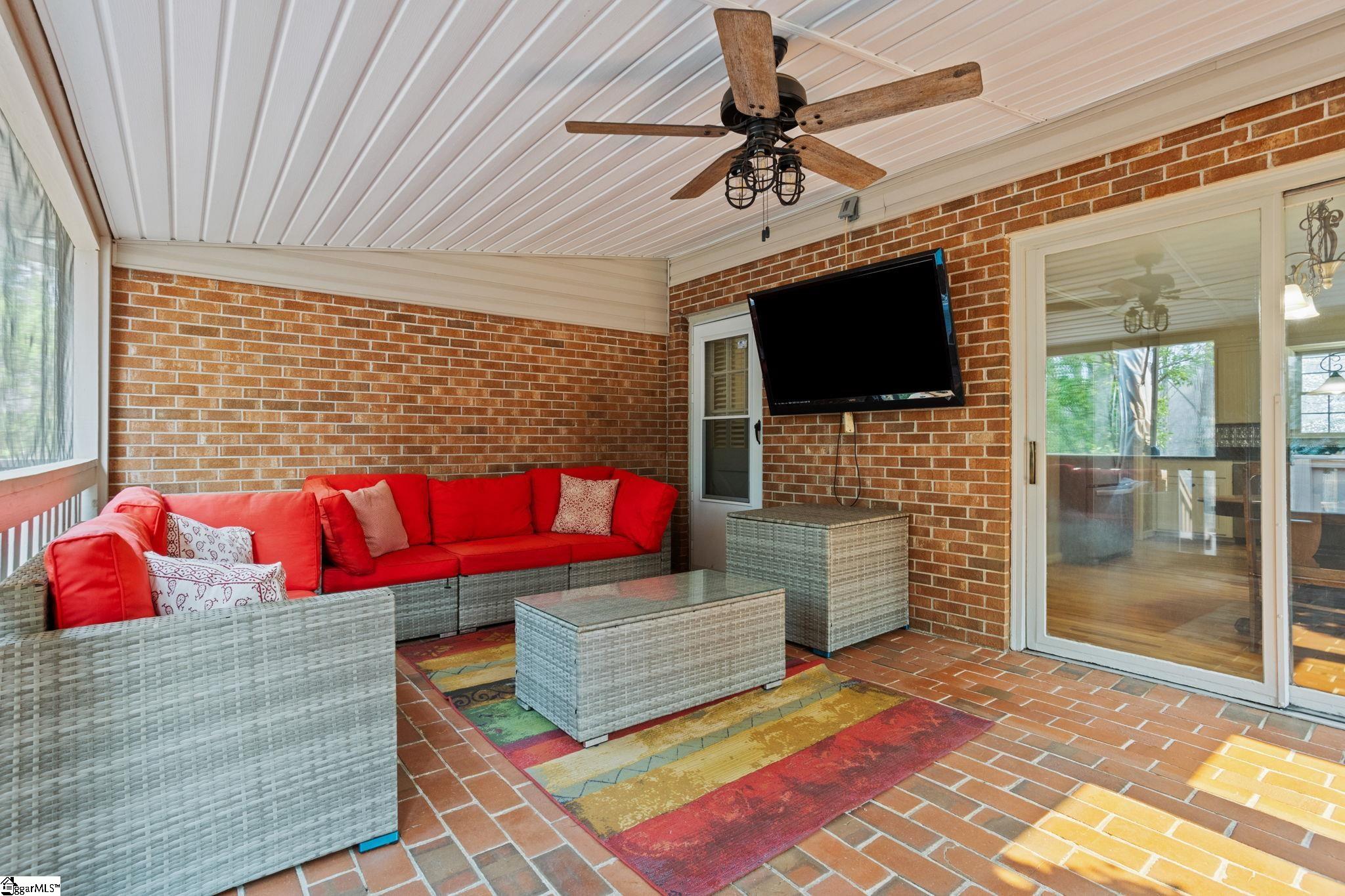 Travelers Rest, South Carolina 29690, United States, 5 Bedrooms Bedrooms, ,4 BathroomsBathrooms,Residential,Active,97885