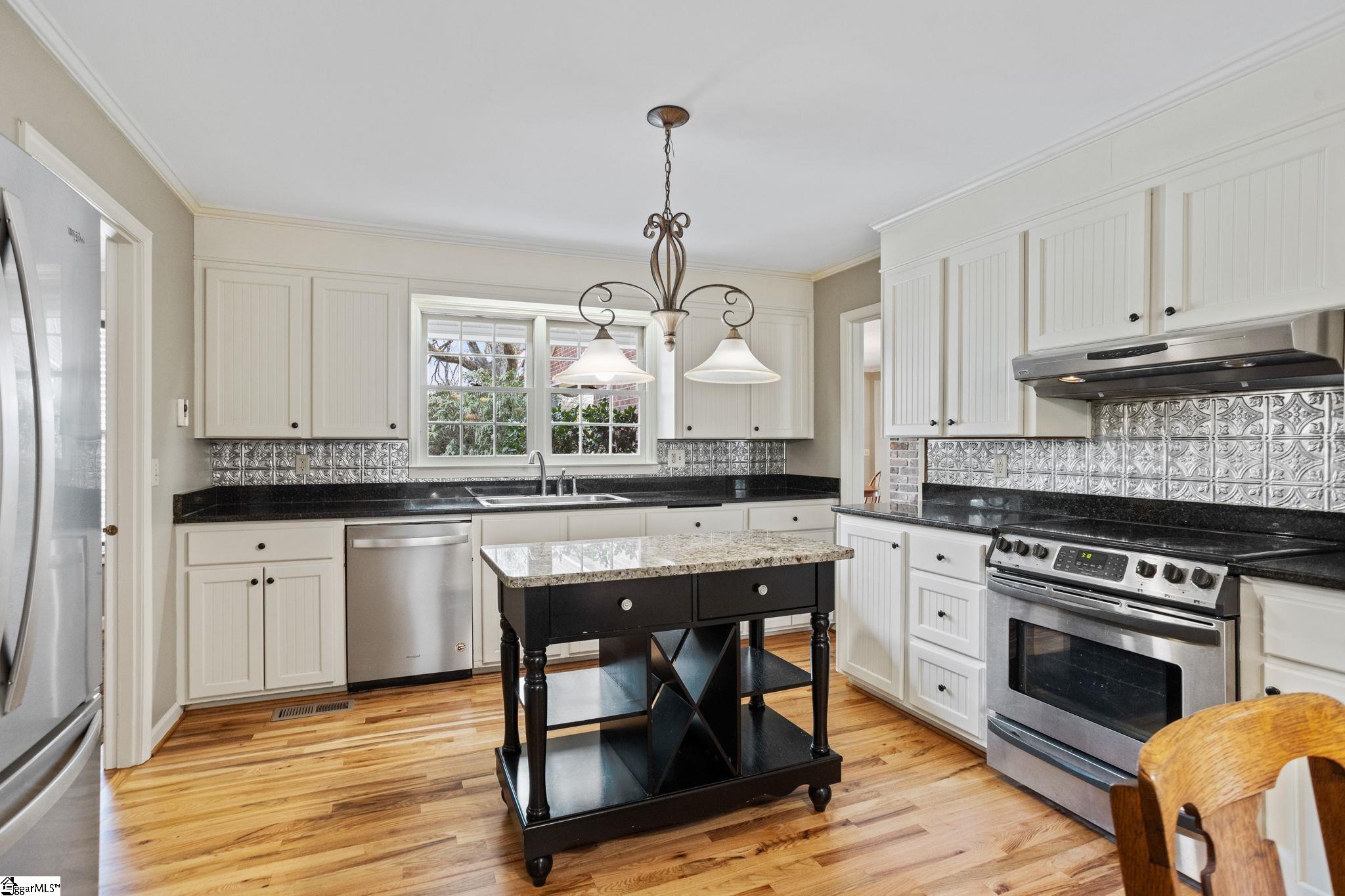 Travelers Rest, South Carolina 29690, United States, 5 Bedrooms Bedrooms, ,4 BathroomsBathrooms,Residential,Active,97885