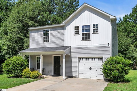 Photo of 256 Cotton Creek Drive, Spartanburg, SC 29302 (MLS # 1600848)