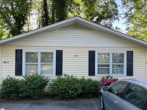Photo of 309 Bahan Street, Taylors, SC 29687 (MLS # 1589411)