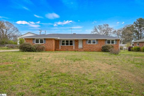 Photo of 313 Rhodehaven Drive, Anderson, SC 29625 (MLS # 1585560)