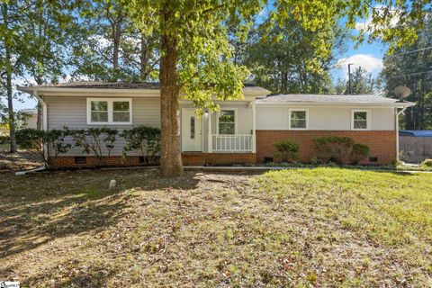 Photo of 210 Pinonwood Drive, Simpsonville, SC 29680 (MLS # 1574363)