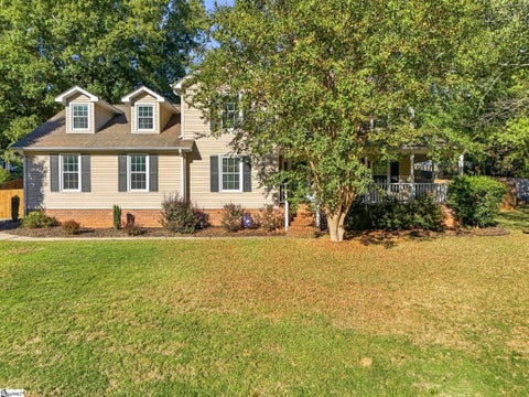 Photo of 404 Foxhound Road, Simpsonville, SC 29680 (MLS # 1606547)