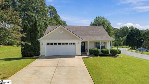 Photo of 2 Jessica Way, Greer, SC 29651 (MLS # 1604382)