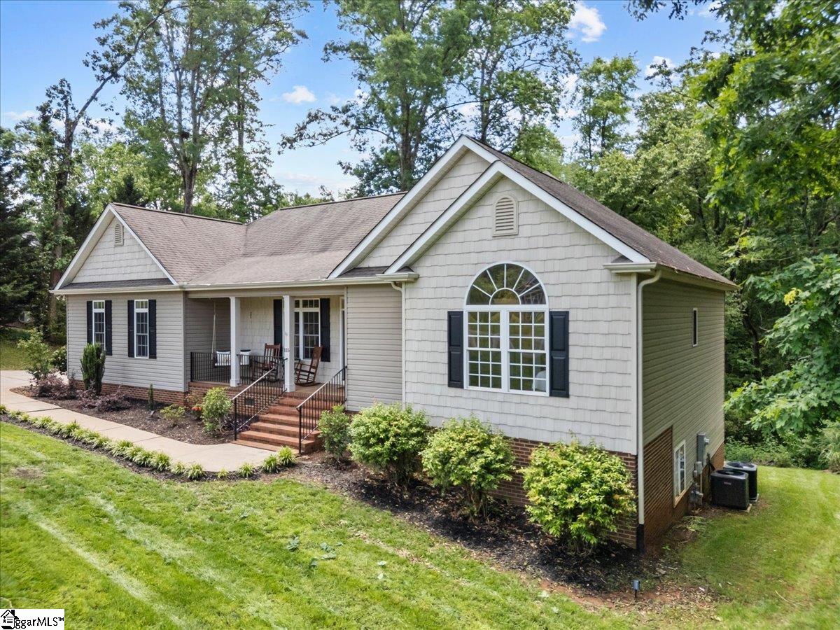 115 Woods Way