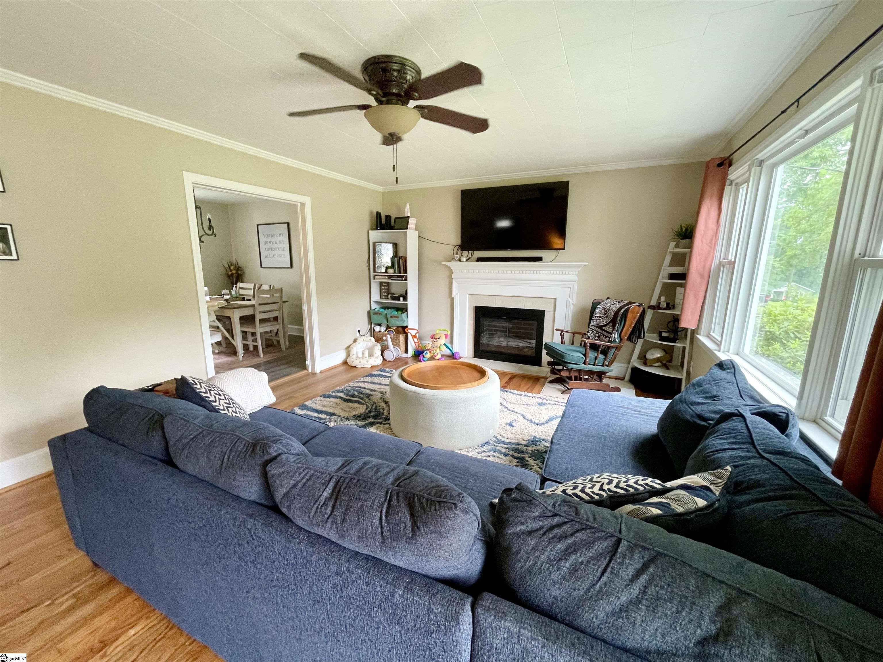 Clinton, South Carolina 29325, United States, 3 Bedrooms Bedrooms, ,2 BathroomsBathrooms,Residential,Contingent,148352