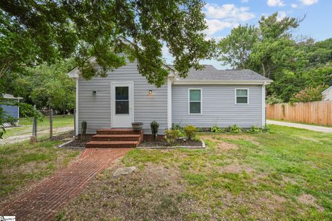 Photo of 206 Carey Avenue, Greer, SC 29651 (MLS # 1596798)