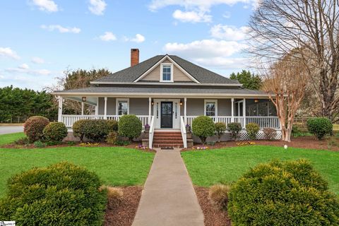 Photo of 305 E Prince Road, Landrum, SC 29356 (MLS # 1589738)