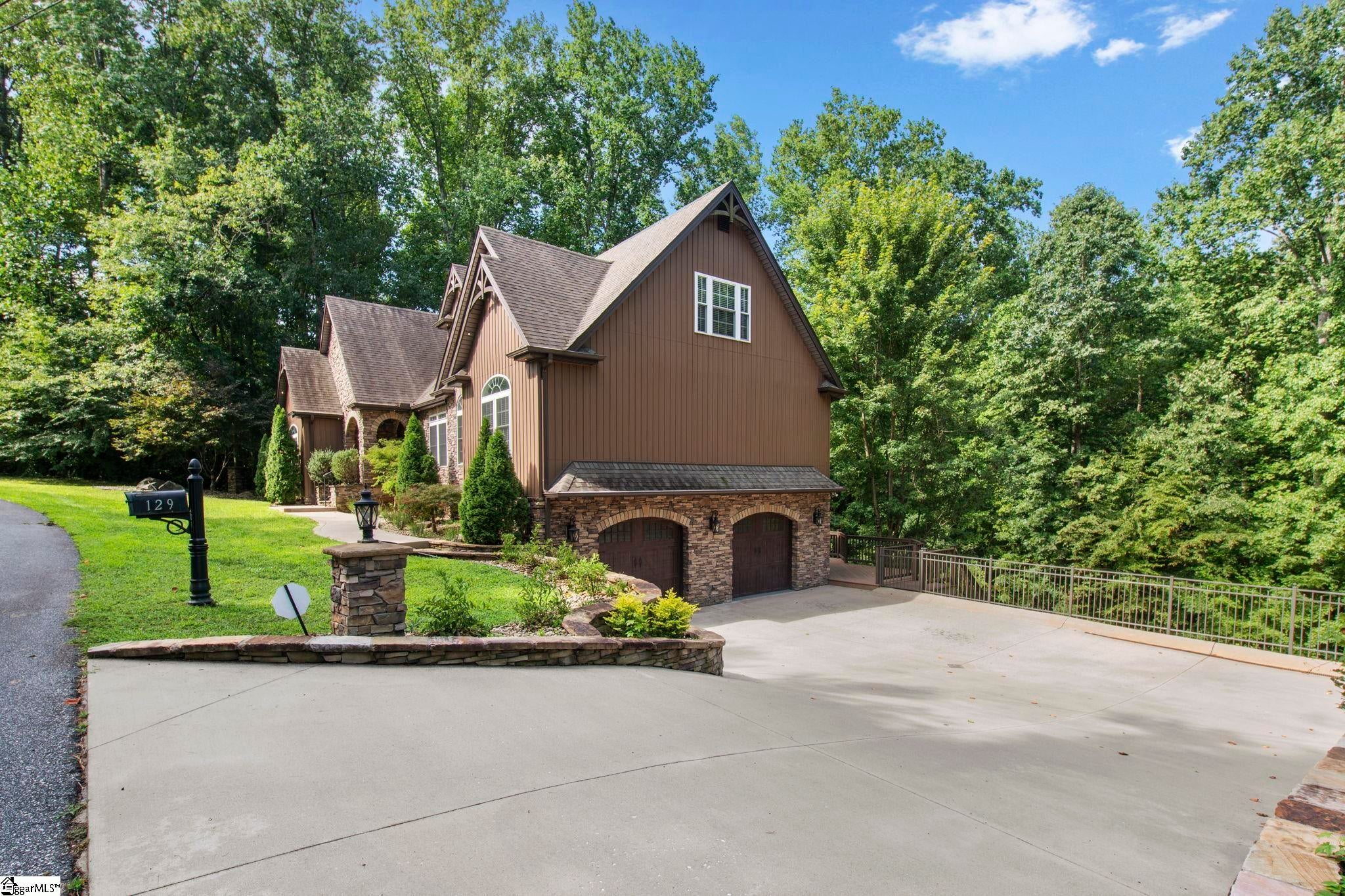 129 Overbrook Circle