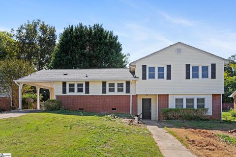 Photo of 846 Pine Creek Drive, Greenville, SC 29605 (MLS # 1572029)