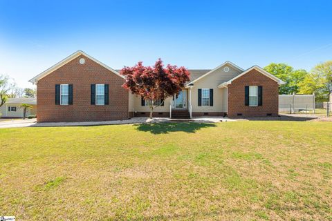 Photo of 100 Oak Road, Piedmont, SC 29673 (MLS # 1589094)