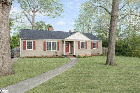 Photo of 315 Briarwood Road, Spartanburg, SC 29301 (MLS # 1583346)